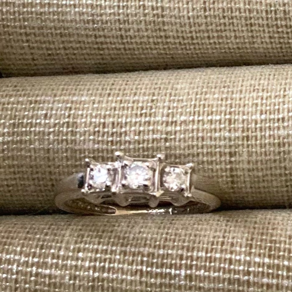 3 diamond Ring